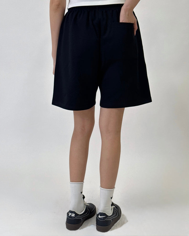 Essential Shorts Black K3396