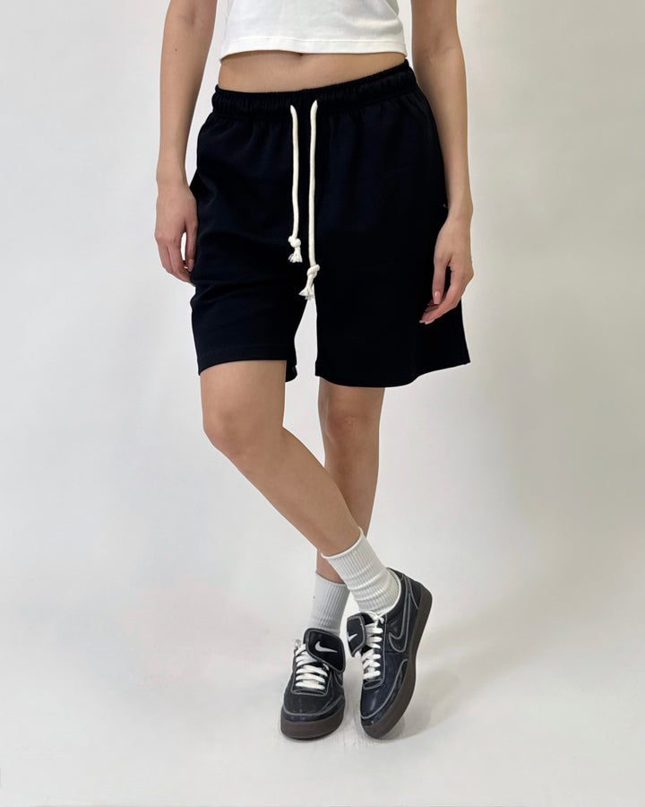 Essential Shorts Black K3396