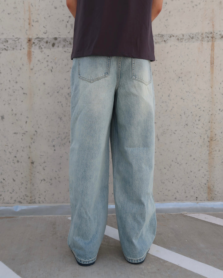 Light Wash Wide-Leg Jeans Blue 01130