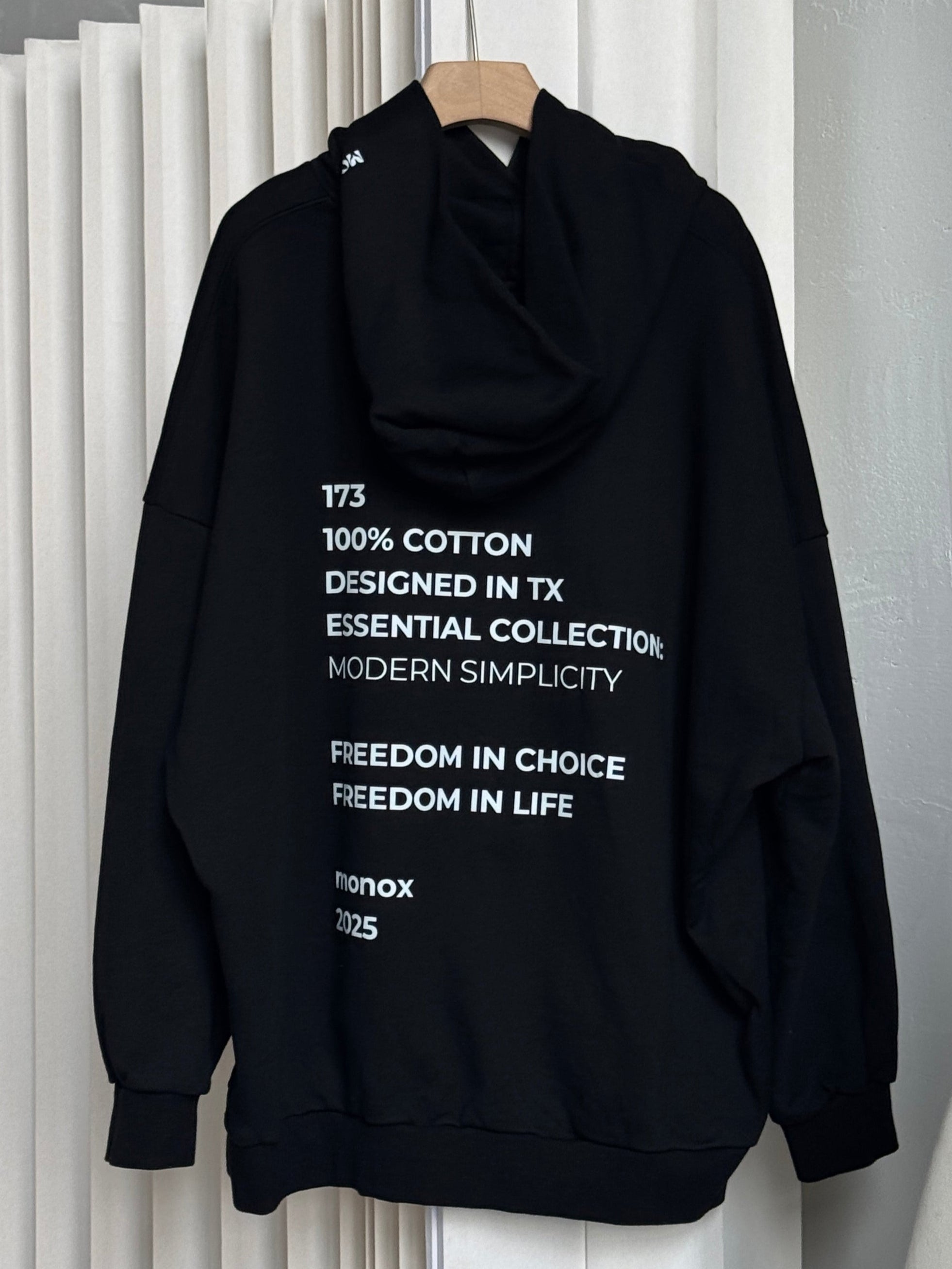 MONiLE モニーレ 【新品タグ付き】 光沢シアーブルゾン ホワイト The Monoclo. | Discover New Styles