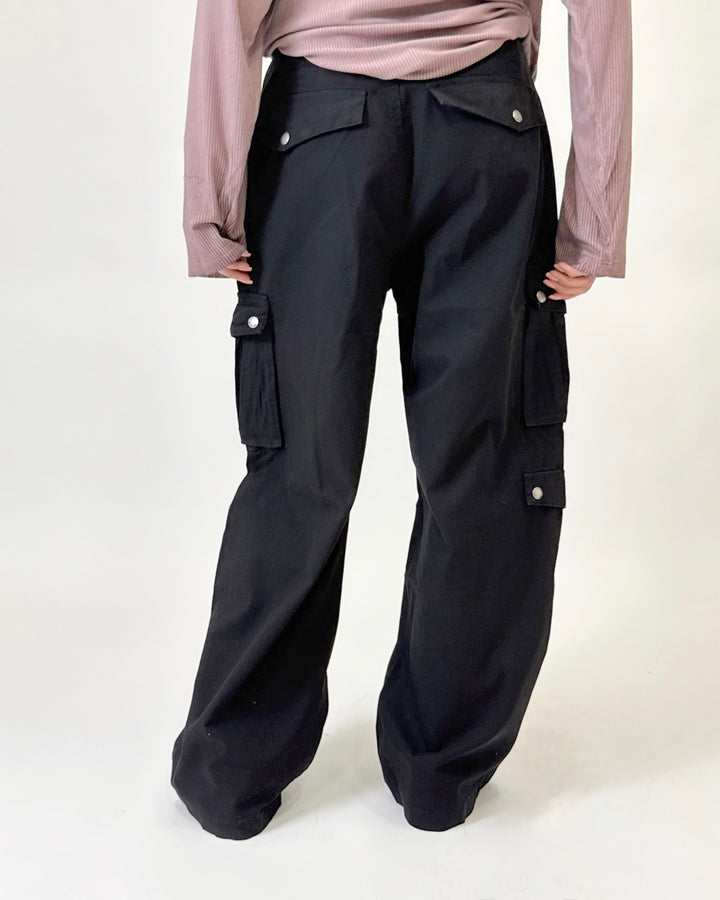 Wide-Leg Cargo Pants Black K01139