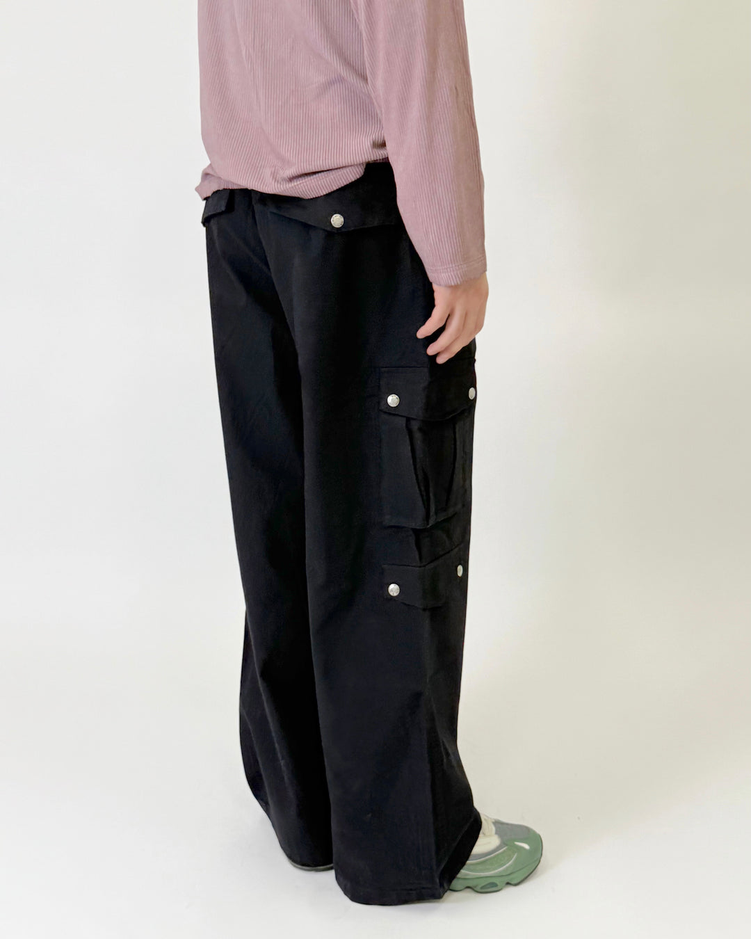 Wide-Leg Cargo Pants Black K01139