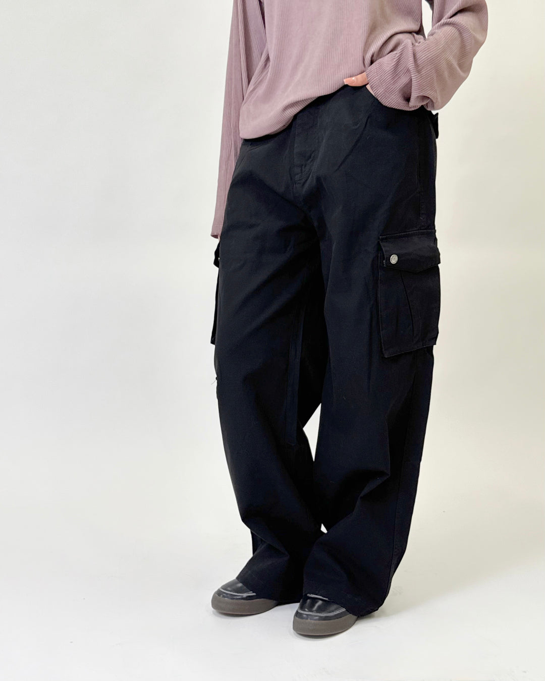 Wide-Leg Cargo Pants Black K01139